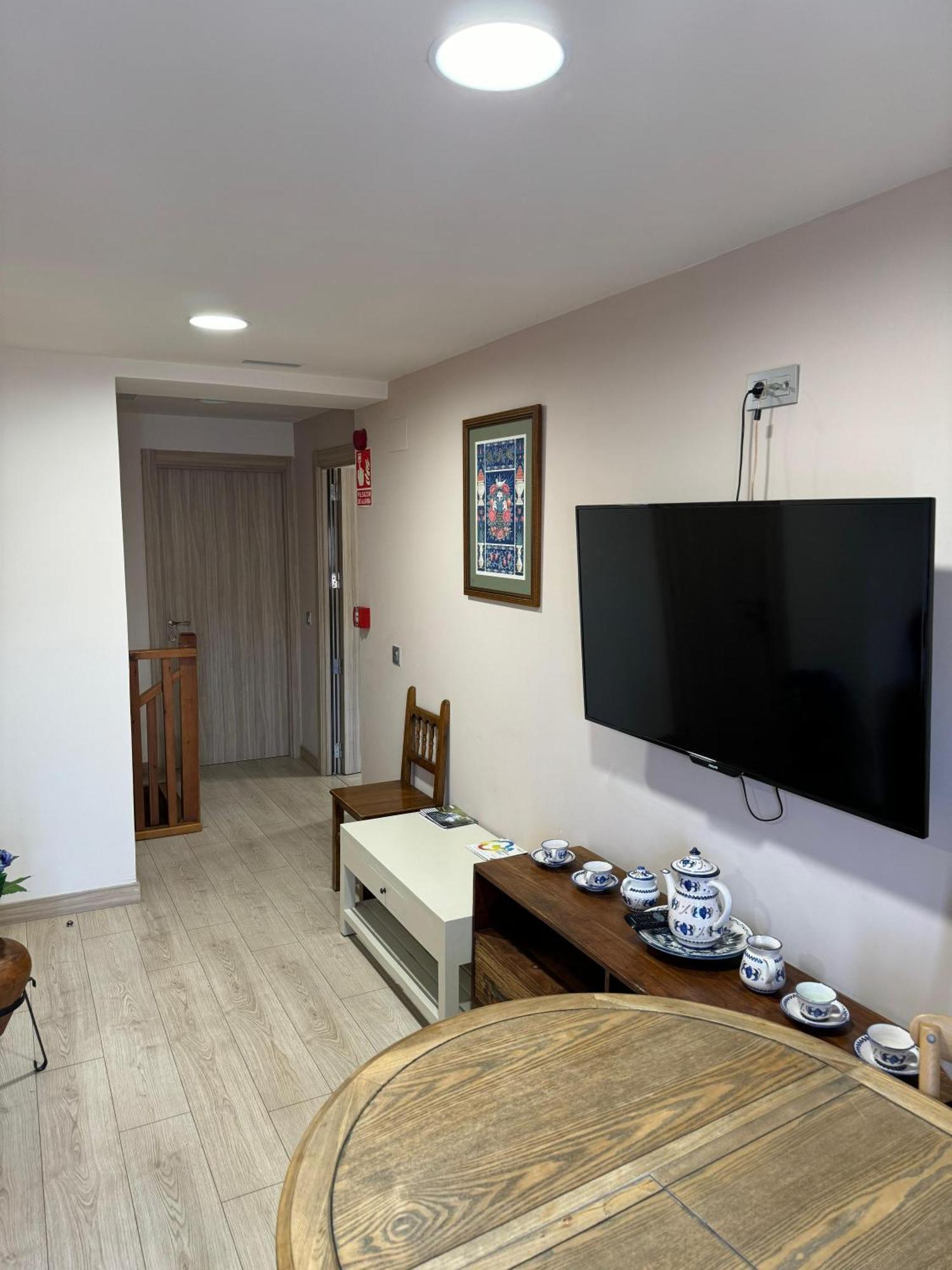 Hotel Rural Los Faroles Huérmeces エクステリア 写真